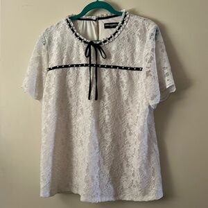 EUC Karl Lagerfeld white lace top with pearls and black trim Chanel vibes